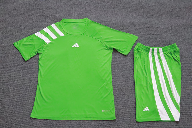 R007 Custom Soccer Wear Set Oem Logo Accepted Football Uniform for Soccer Team Club Soccer Jersey Set