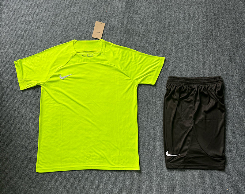 N019 Wholesale Thailand Quality Custom LOGO Soccer Training Wear Men's Sets Sportswear Soccer Team Uniforms