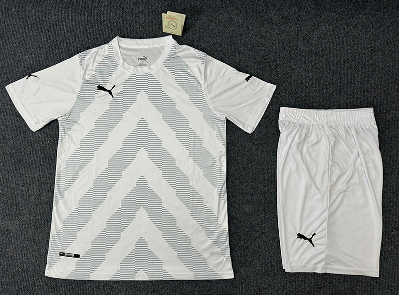 P003 High Quality Football Jerseys 100% Polyester Football Suit New Style with Personalized Print OEM Service for Adults
