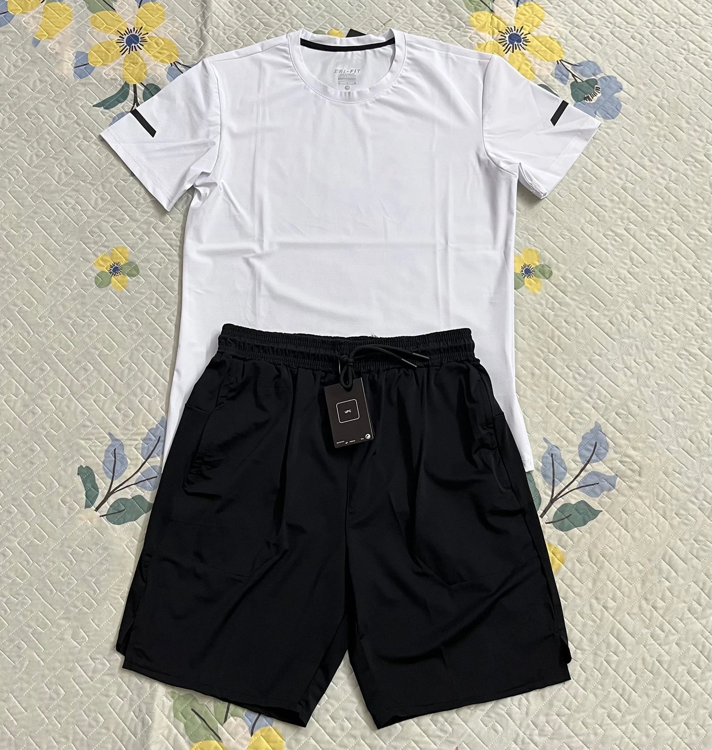 Custom Refreshing Mesh Jersey Football Uniform Soccer Wear High Quality Soccer Jersey Set Breathable Men Soccer Clothing