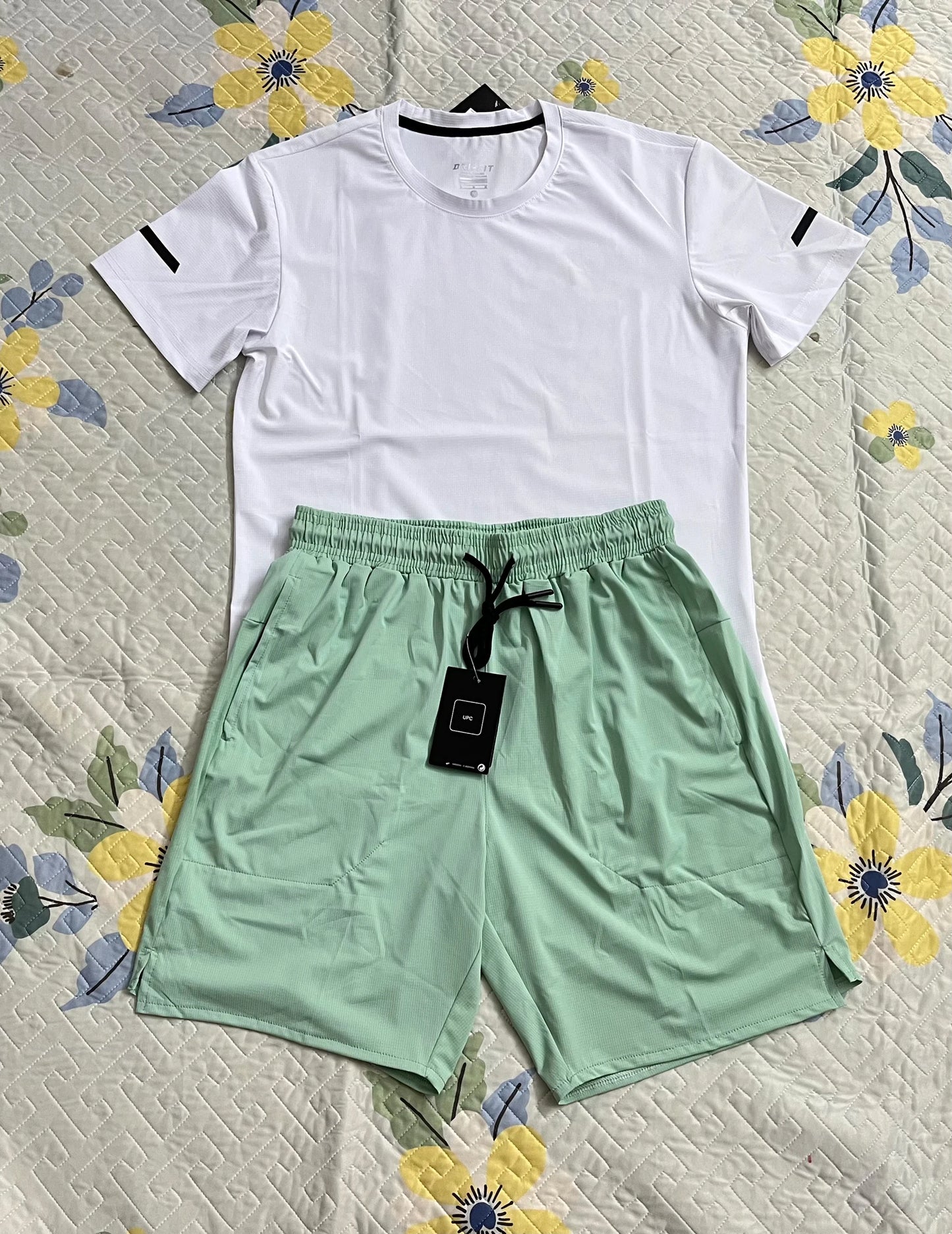 Custom Refreshing Mesh Jersey Football Uniform Soccer Wear High Quality Soccer Jersey Set Breathable Men Soccer Clothing