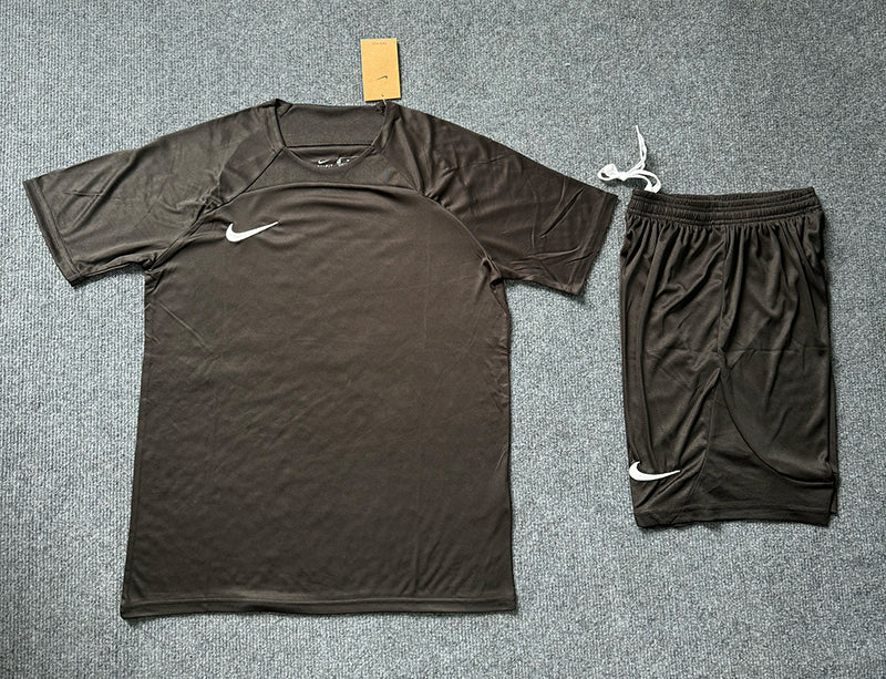 N019 Wholesale Thailand Quality Custom LOGO Soccer Training Wear Men's Sets Sportswear Soccer Team Uniforms