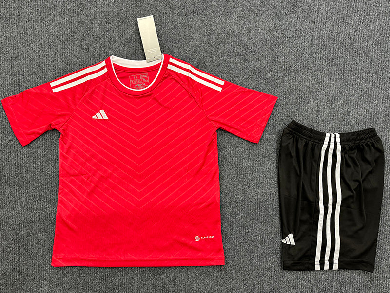 R012 Custom Logo Hot Print Soccer Wear Uniform Sports Team Training Retro Soccer Jersey Sublimation Jersey Set