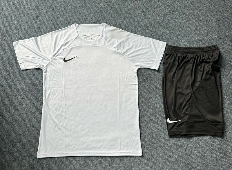 N019 Wholesale Thailand Quality Custom LOGO Soccer Training Wear Men's Sets Sportswear Soccer Team Uniforms