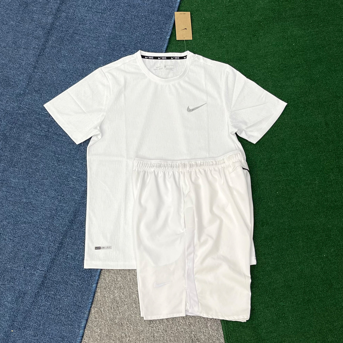 A320+2609 Wholesale Quick Dry Anti-Bacterial Moisture-Wicking Running Outfit Breathable Sports T-Shirt Shorts Set Reflective Training
