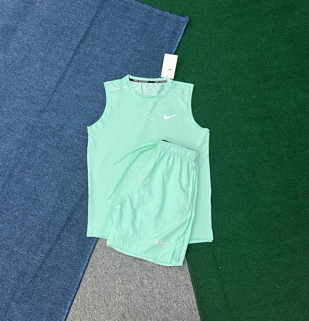 L02 Custom Active Wear Men Running Vest Gym Active Wear For Men Running Short Tracksuit Windbreaker Training Shorts