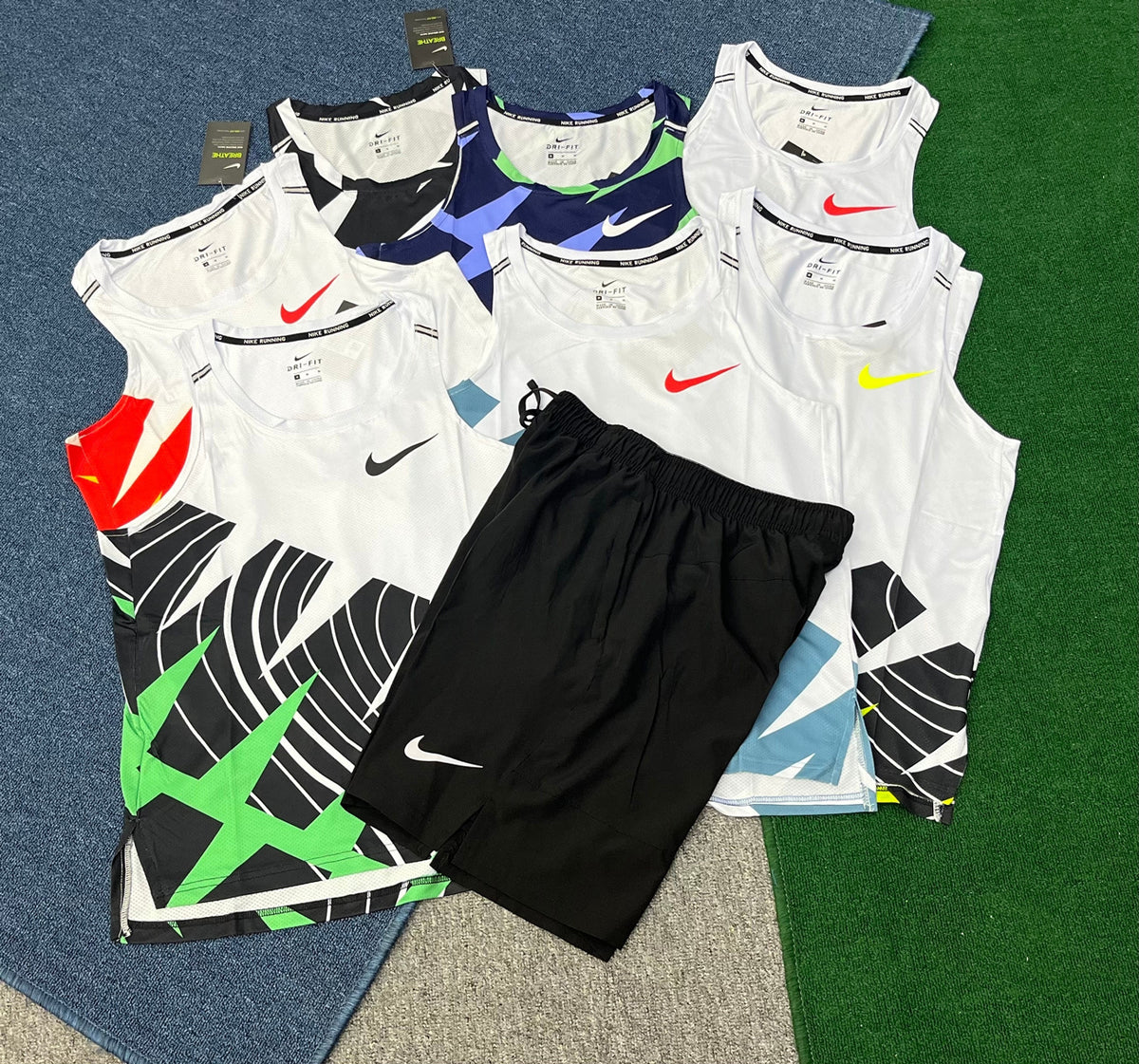 A222+218 Men Sportswear Running Set Vest Shorts 2 Pieces Lightweight Workout Gym Tracksuit High Quality Lightweight Suits