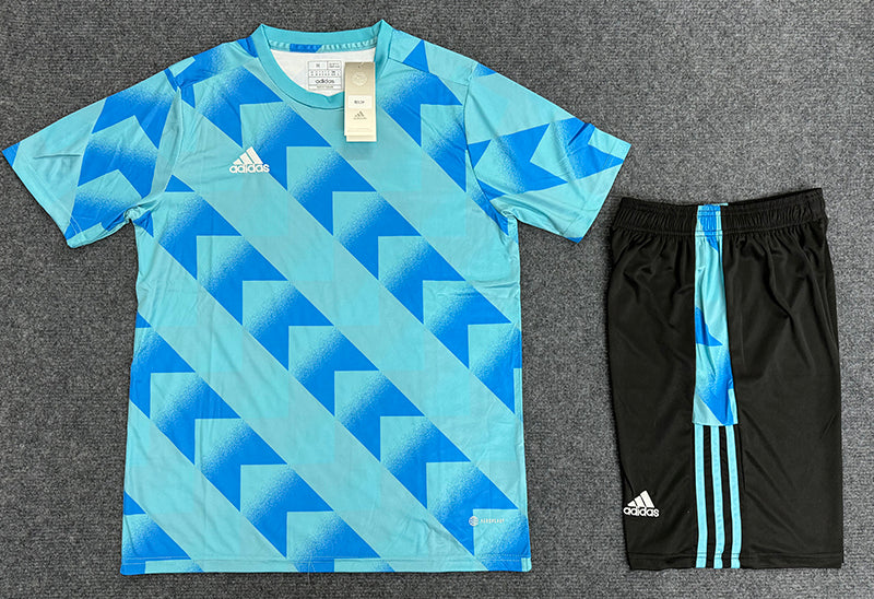 R013 Custom logos Breathable Soccer Wear Training Summer Short-sleeved Sports Wear Professional Soccer Uniform
