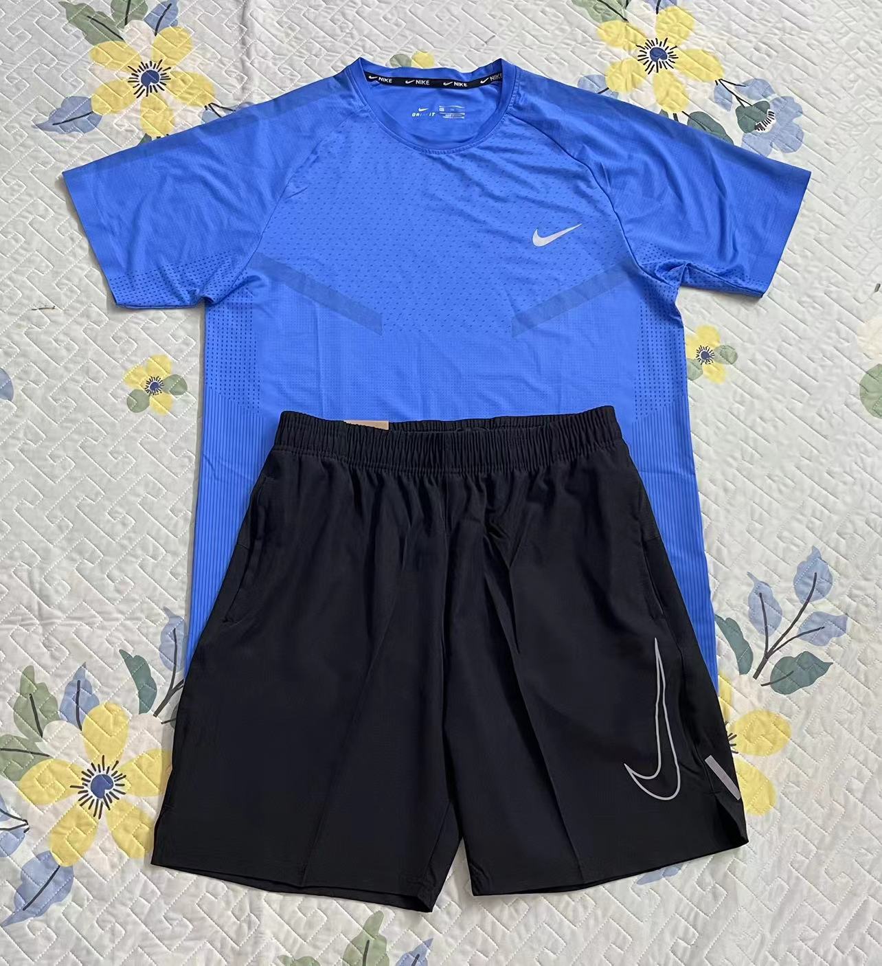 T1102 Soccer Uniform for Men Quick Dry Sports Wear for Athletes Breathable Soccer Wear Team Tracksuits