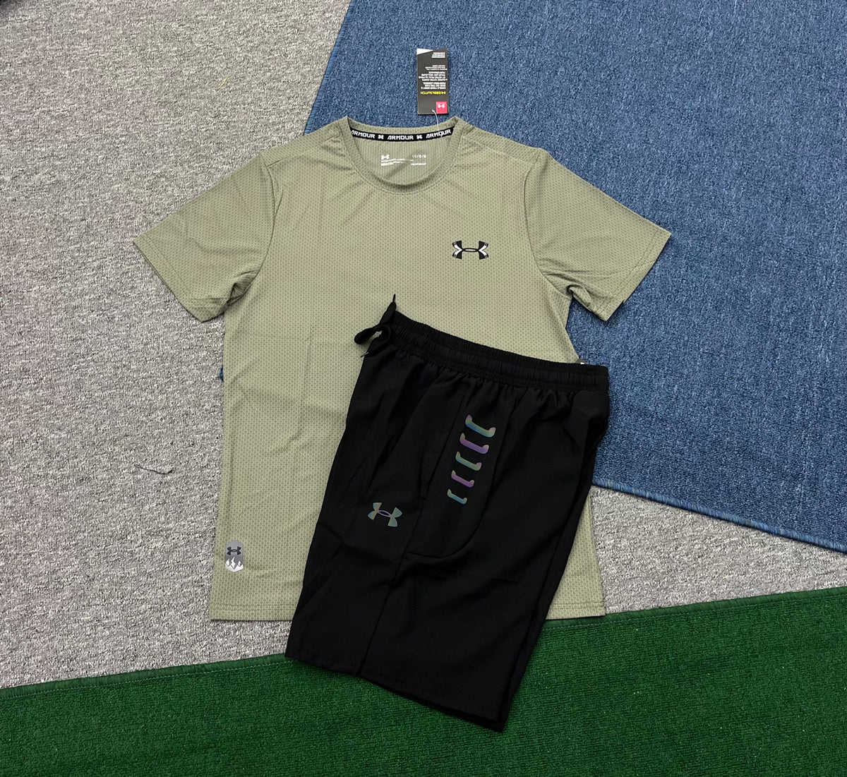 A322+216 Summer Men Sports Reflective Friendly Running Set Short Sleeve t Shirts Shorts 2 Pieces Lightweight Workout Gym Tracksuit
