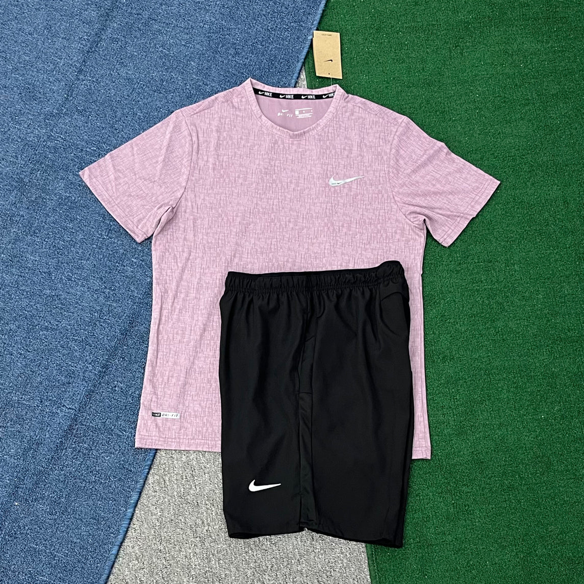 A320+2609 Wholesale Quick Dry Anti-Bacterial Moisture-Wicking Running Outfit Breathable Sports T-Shirt Shorts Set Reflective Training