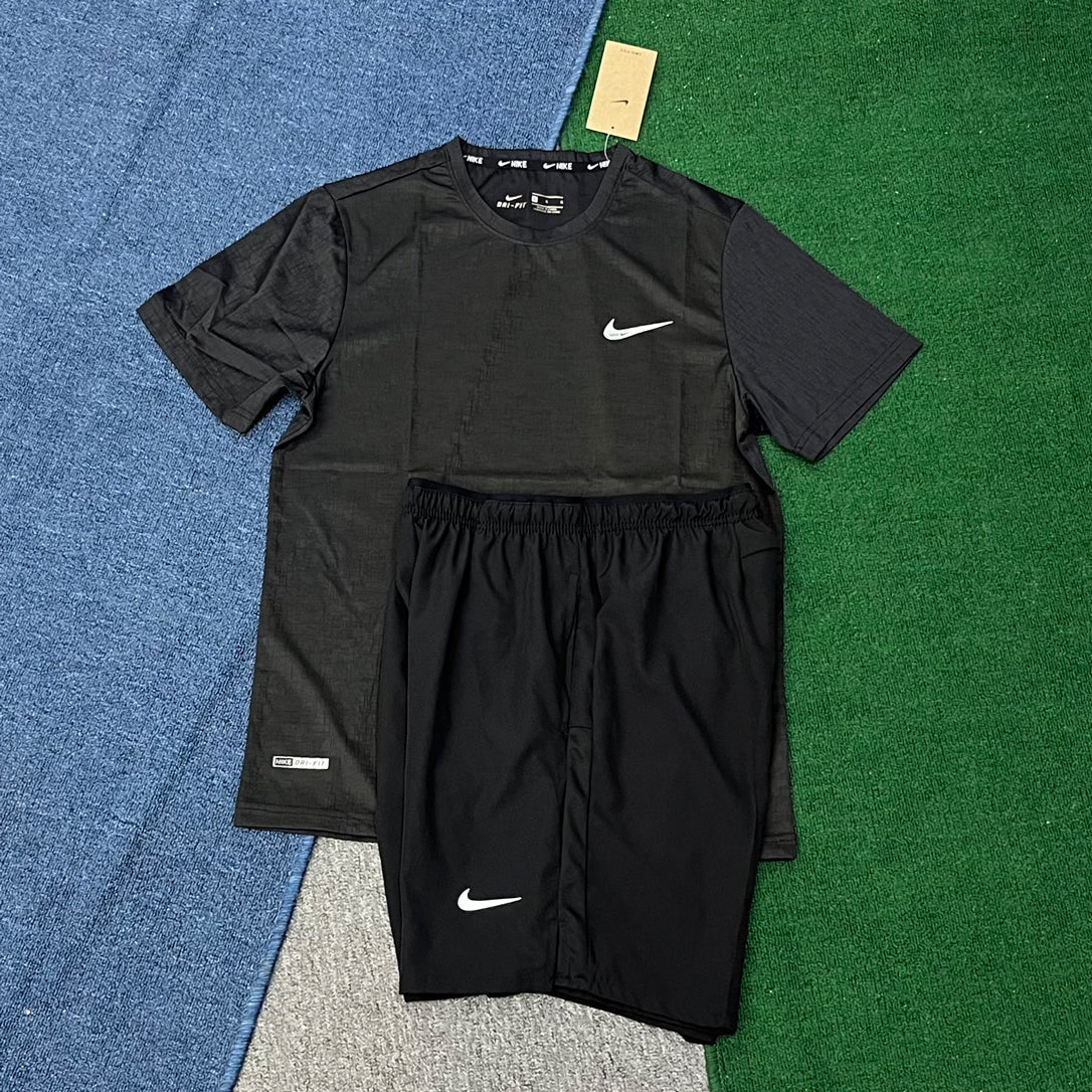 A320+2609 Wholesale Quick Dry Anti-Bacterial Moisture-Wicking Running Outfit Breathable Sports T-Shirt Shorts Set Reflective Training