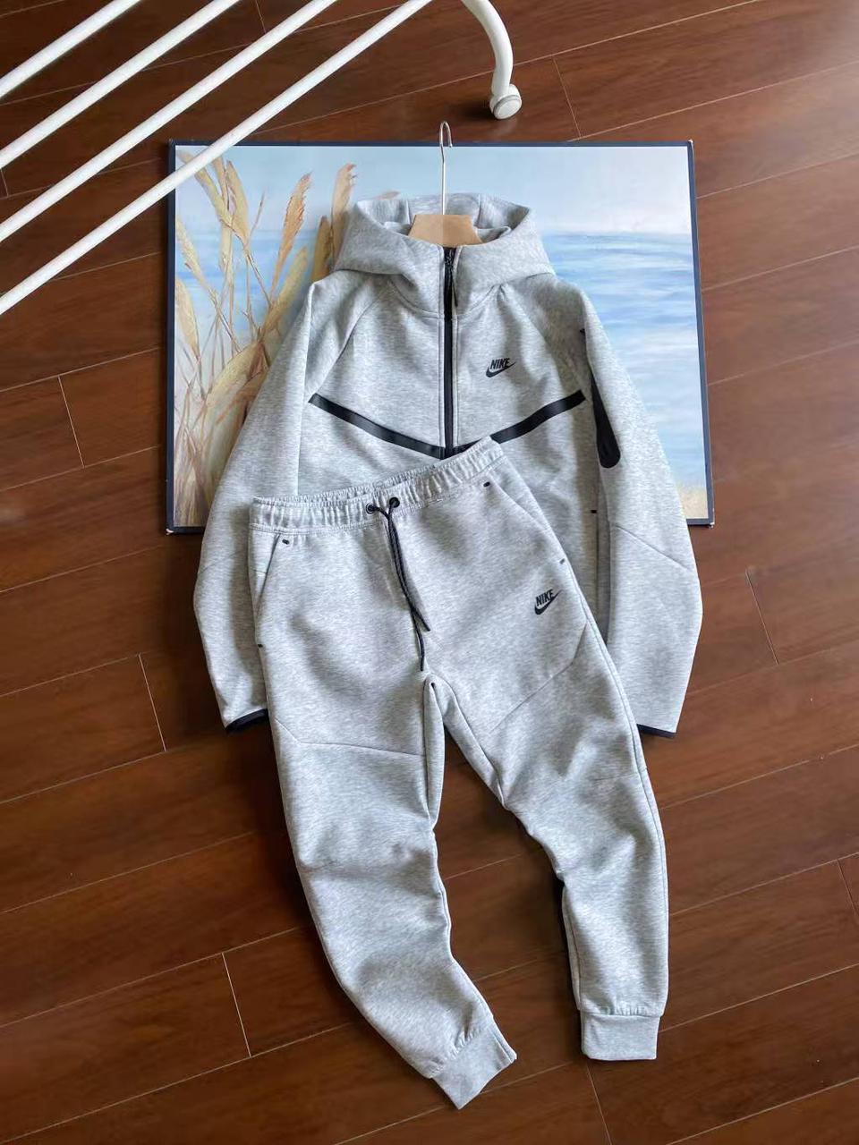 Custom Breathable Jjogging Wear Vintage Polyester Men's Running Jacket Windbreaker Lightweight Tracksuit Set
