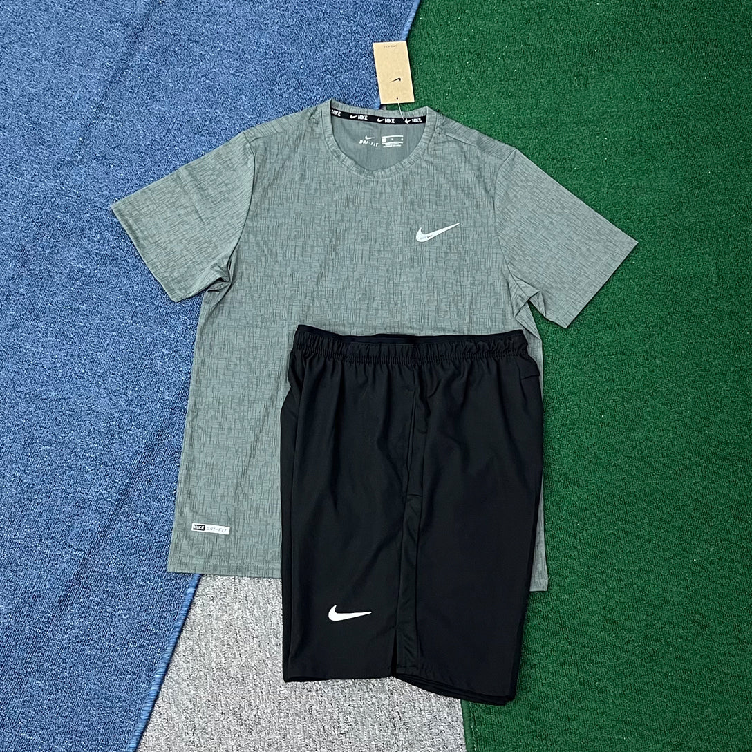 A320+2609 Wholesale Quick Dry Anti-Bacterial Moisture-Wicking Running Outfit Breathable Sports T-Shirt Shorts Set Reflective Training